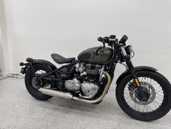 2017 Triumph BONNEVILLE BOBBER BLACK