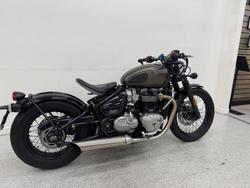 2017 Triumph BONNEVILLE BOBBER BLACK