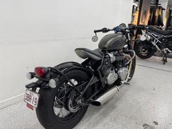 2017 Triumph BONNEVILLE BOBBER BLACK