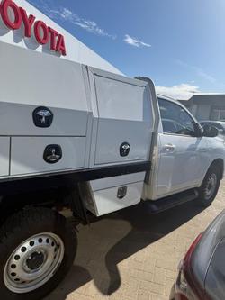 2023 Toyota Hilux SR