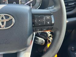 2023 Toyota Hilux SR