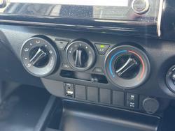 2023 Toyota Hilux SR