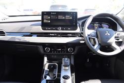 2025 Mitsubishi Outlander ES