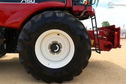 2019 CASE IH Case Ih 7150 Combine & Macdon D140 Rigid 40Ft Front
