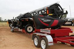 2019 CASE IH Case Ih 7150 Combine & Macdon D140 Rigid 40Ft Front