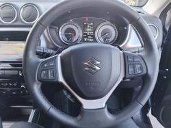 2023 Suzuki Vitara (No Badge)