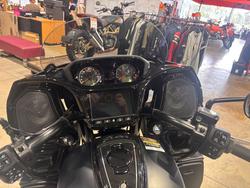 2025 Indian PURSUIT DARK HORSE BLACK