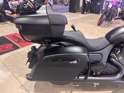 2025 Indian PURSUIT DARK HORSE BLACK
