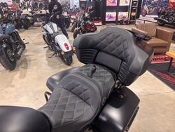 2025 Indian PURSUIT DARK HORSE BLACK