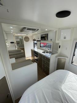 2018 Masterpiece Optimum 208