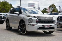 2023 Mitsubishi Outlander Exceed