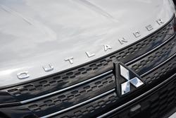 2023 Mitsubishi Outlander Exceed