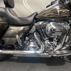 2016 HARLEY-DAVIDSON STREET GLIDE SPECIAL Gold