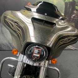 2016 HARLEY-DAVIDSON STREET GLIDE SPECIAL Gold