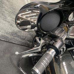 2016 HARLEY-DAVIDSON STREET GLIDE SPECIAL Gold