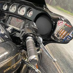 2016 HARLEY-DAVIDSON STREET GLIDE SPECIAL Gold