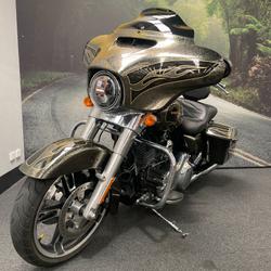 2016 HARLEY-DAVIDSON STREET GLIDE SPECIAL Gold