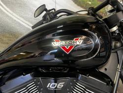 2016 VICTORY HAMMER 8-BALL Solid Black INT