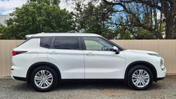 2021 Mitsubishi Outlander LS