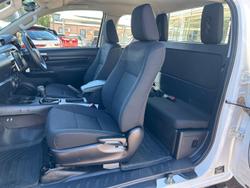 2019 Toyota Hilux SR