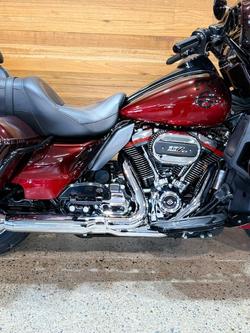 2017 Harley-davidson FLHTKSE CVO LIMITED Red