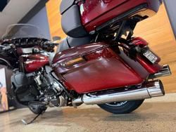 2017 Harley-davidson FLHTKSE CVO LIMITED Red