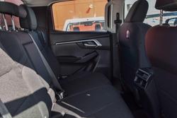 2025 Isuzu D-MAX LS-M