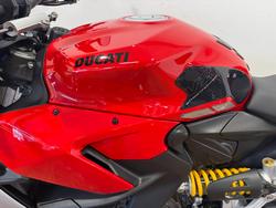 2024 Ducati STREETFIGHTER V2 RED