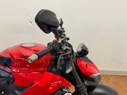2024 Ducati STREETFIGHTER V2 RED