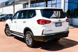 2022 LDV D90 Executive