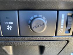 2025 Isuzu MU-X LS-T