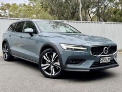 2021 Volvo V60 Cross Country B5