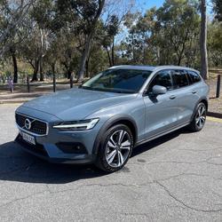 2021 Volvo V60 Cross Country B5