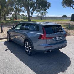 2021 Volvo V60 Cross Country B5