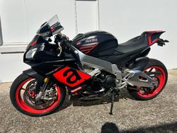 2016 Aprilia RSV4 RR Black