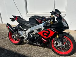 2016 Aprilia RSV4 RR Black