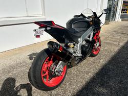 2016 Aprilia RSV4 RR Black