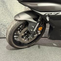 2023 Yamaha YZF-R7LA Black