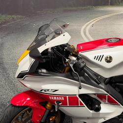 2021 Yamaha YZF-R7LA Blue / White