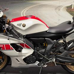 2021 Yamaha YZF-R7LA Blue / White