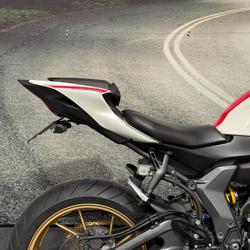 2021 Yamaha YZF-R7LA Blue / White