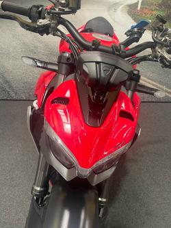 2022 DUCATI STREETFIGHTER V2 Red