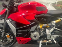 2022 DUCATI STREETFIGHTER V2 Red