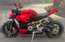 2022 DUCATI STREETFIGHTER V2 Red
