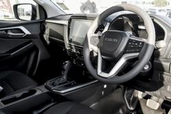 2025 Isuzu D-MAX LS-M