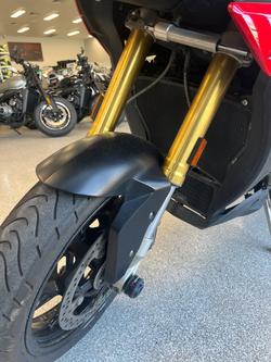 2016 BMW Motorrad S 1000 XR RED