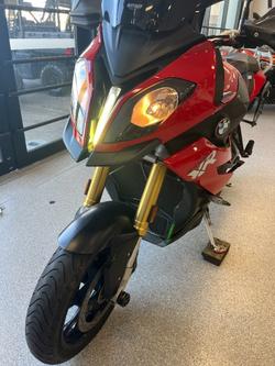 2016 BMW Motorrad S 1000 XR RED