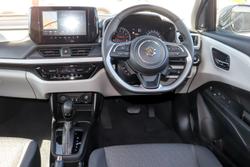 2025 Suzuki Swift Hybrid Plus