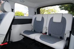 2025 Volkswagen ID. Buzz Pro BEV560