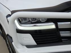 2022 Toyota Landcruiser LC300 VX (4x4)